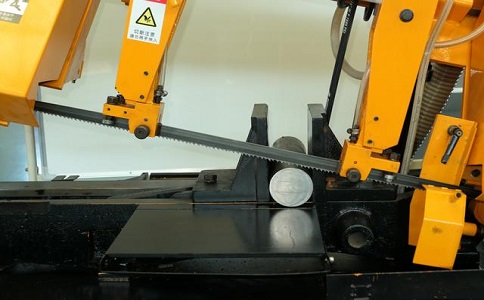 房县数控带锯床自动送料精度会出现偏差吗？